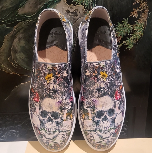 Robert Graham Shoes Robert Graham Mens Leather Skull Slip On Shoes